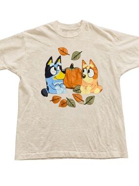 Off White Cat Graphic T-Shirt with Blue and Orange Kittens
